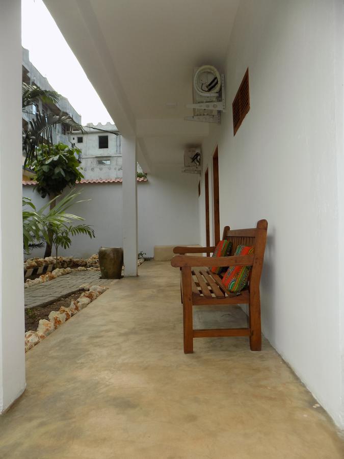 27 Cafe Zanzibar Airport Hotel Exteriér fotografie